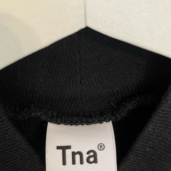 Aritzia mock-neck long sleeve - Picture 4 of 4